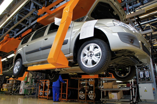 АвтоВАЗ начал серийное производство Lada Largus на заводе в Ижевске
