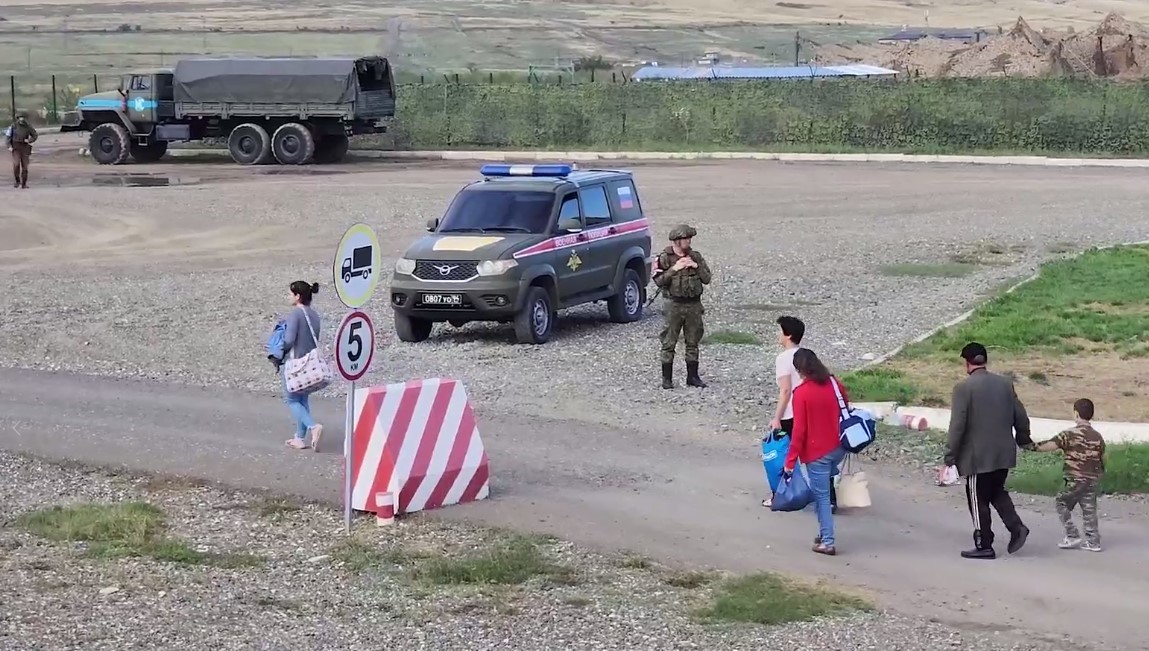 Российские миротворцы эвакуировали 5000 жителей Нагорного Карабаха