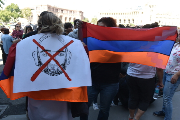 Более 170 участников митинга за отставку Пашиняна были задержаны в Ереване