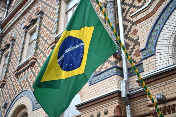 В Бразилии заявили, что отозванный для консультаций посол не вернется в Израиль