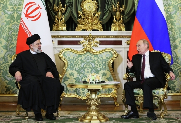 Путин проводит переговоры в Кремле с президентом Ирана