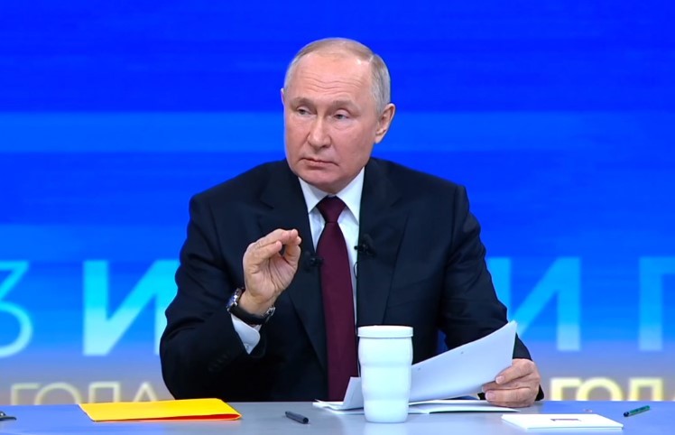 Стоимость визитки Путина перед аукционом в Петербурге достигла 200 тыс рублей
