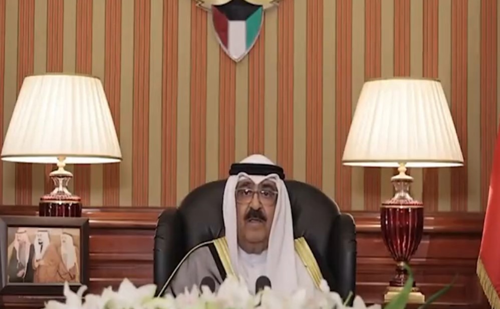 Эмир распустил парламент Кувейта