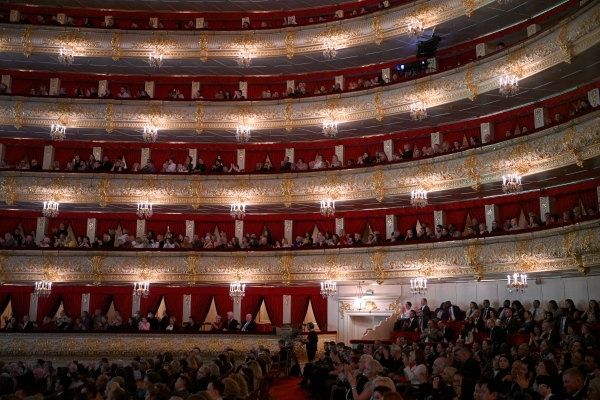 «Культурная столица?»: Москва обошла Санкт-Петербург по любви к театру