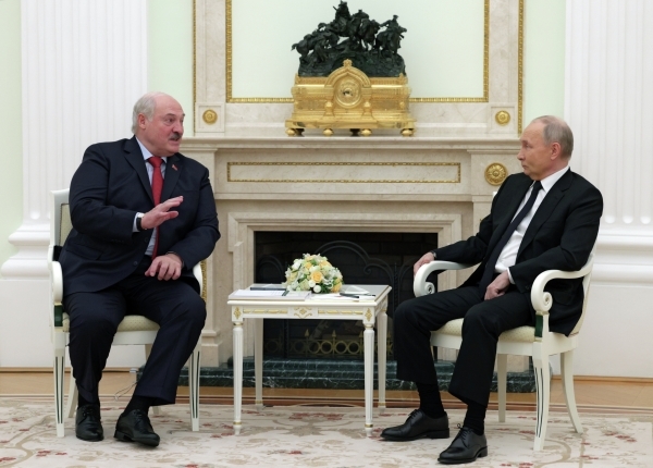 Пул Первого: Лукашенко угощал Путина драниками, мачанкой и домашним сальтисоном