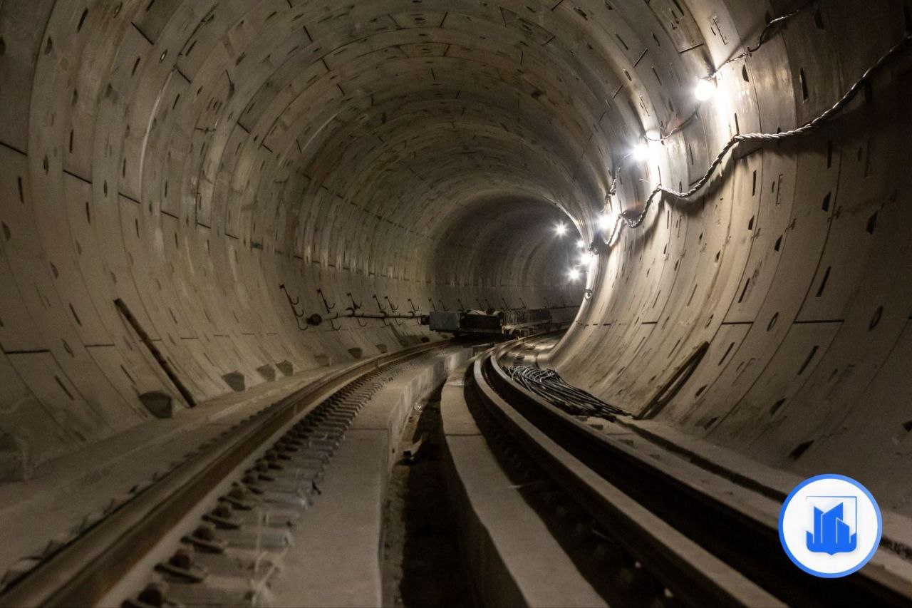 Более 30% колец эскалаторного тоннеля установили на станции «Рижская» БКЛ