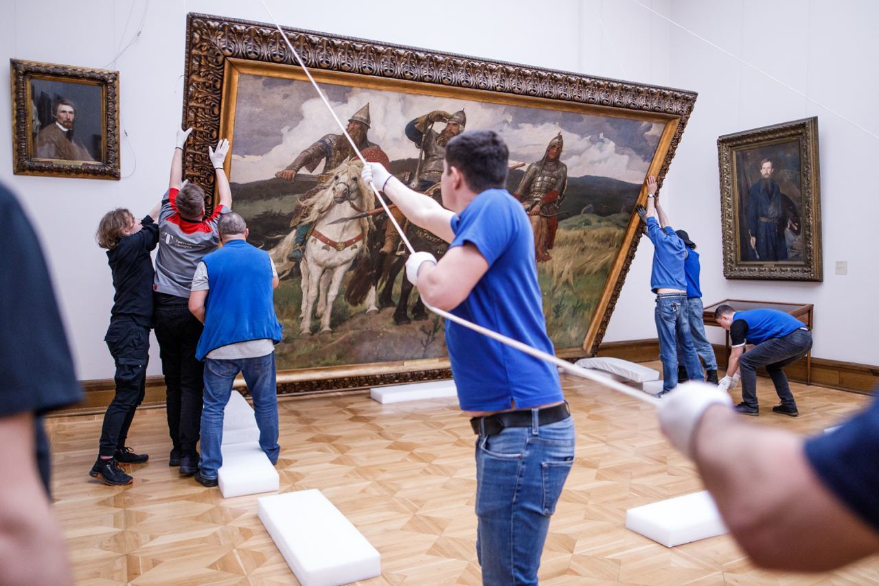 Выставка произведений двух поколений Васнецовых открылась в Третьяковке