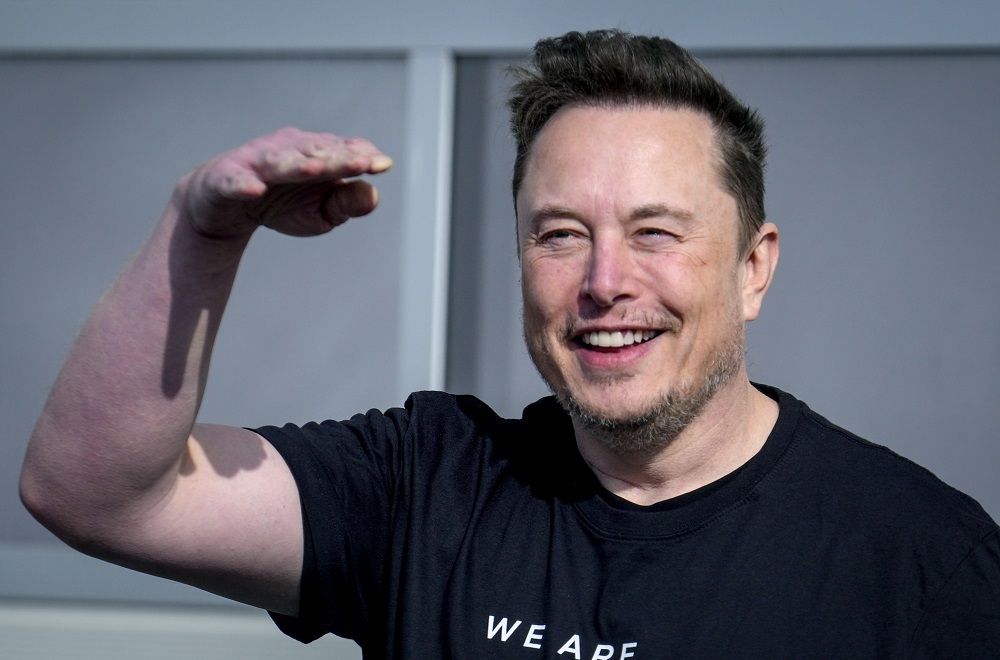 Илон Маск заявил, что с роботом Tesla Optimus можно будет подружиться