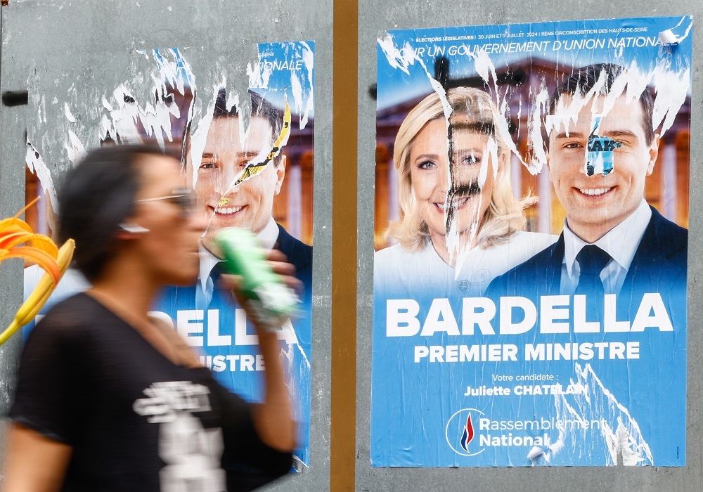 СМИ: на выборах во Франции лидирует правая партия «Национальное объединение»