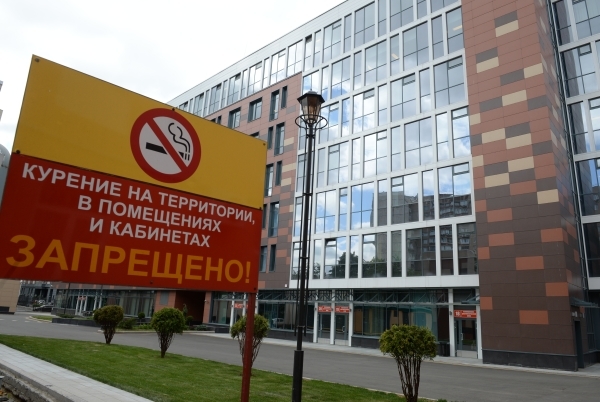 «Люди привыкнут»: Эксперт Минздрава поддержал запрет курения вблизи остановок