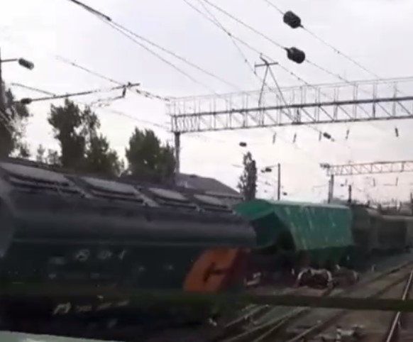 В Воронежской области сошли с рельсов вагоны грузового поезда