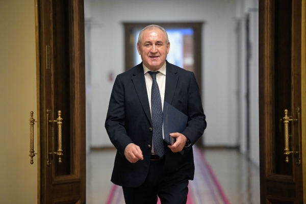 Госдума освободила Сергея Неверова от должности вице-спикера палаты парламента
