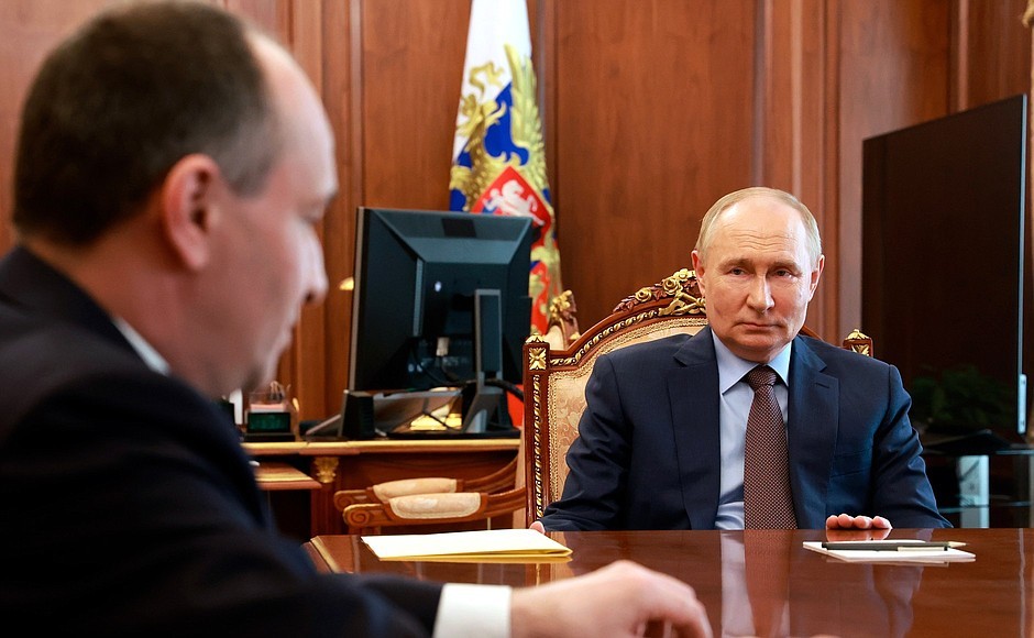 Путин заявил главе Счетной палаты, что «лишних денег нет»