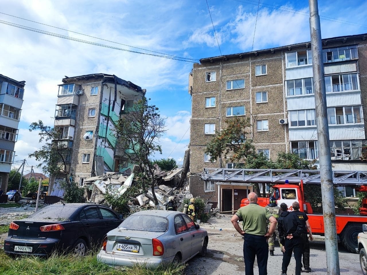 Из-под завалов после взрыва газа в Нижнем Тагиле спасли 11 человек