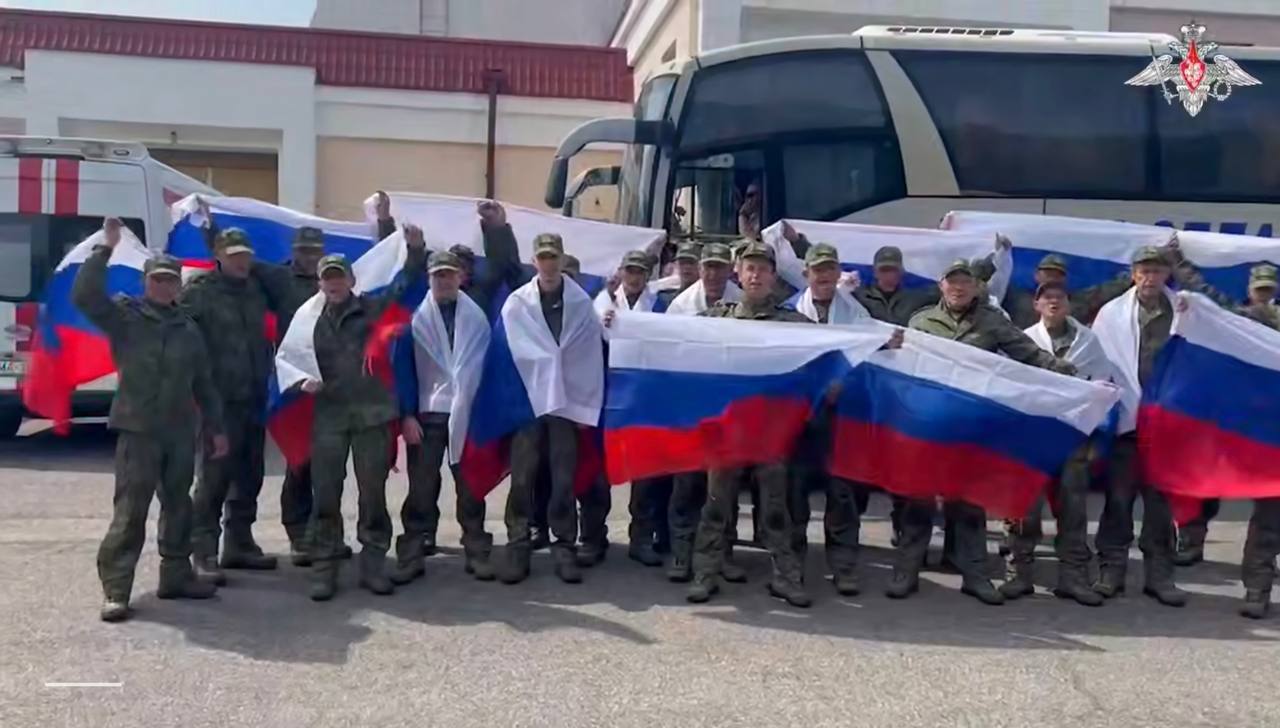 Вернувшиеся из плена российские бойцы рассказали о жестоком обращении со стороны ВСУ