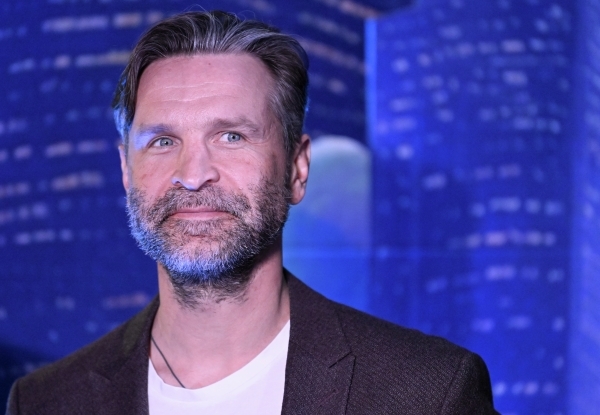 Актер Добронравов признался, что до сих пор не посмотрел сериал «Игра в кальмара»