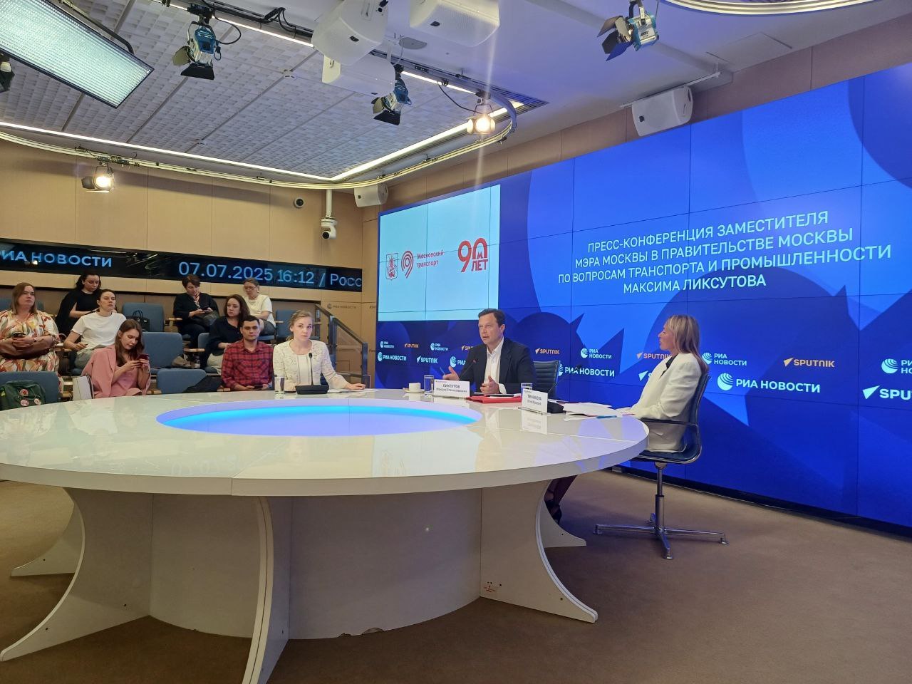 Ликсутов: беспилотный трамвай начнёт перевозить пассажиров в Москве осенью