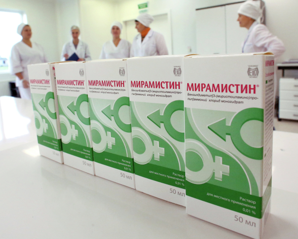 Хлоргексидин и перекись: Россиян не напугала угроза пропажи «Мирамистина» из аптек