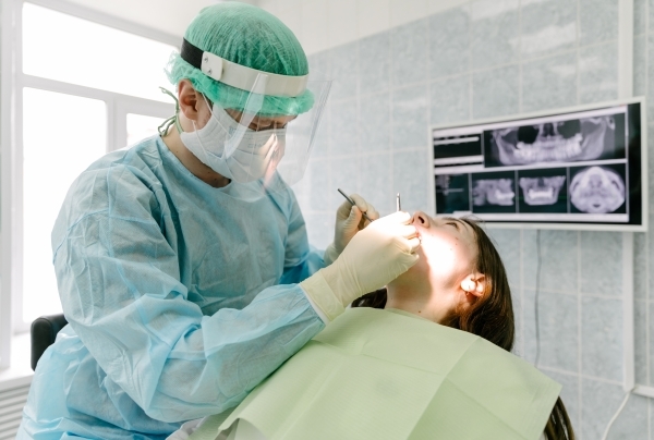 Стоматологи опровергли рост цен на услуги в 2026 году на 50-100%