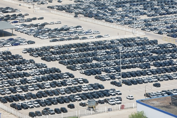 «Распродать старое»: Почему производство Lada Iskra перенесли на следующий год
