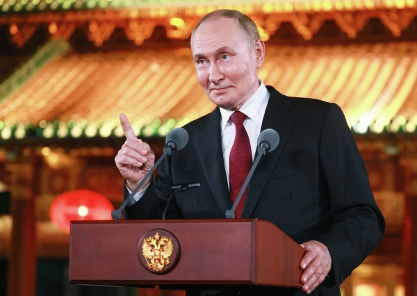 Россия добивается успехов по всем направлениям, заявил Путин