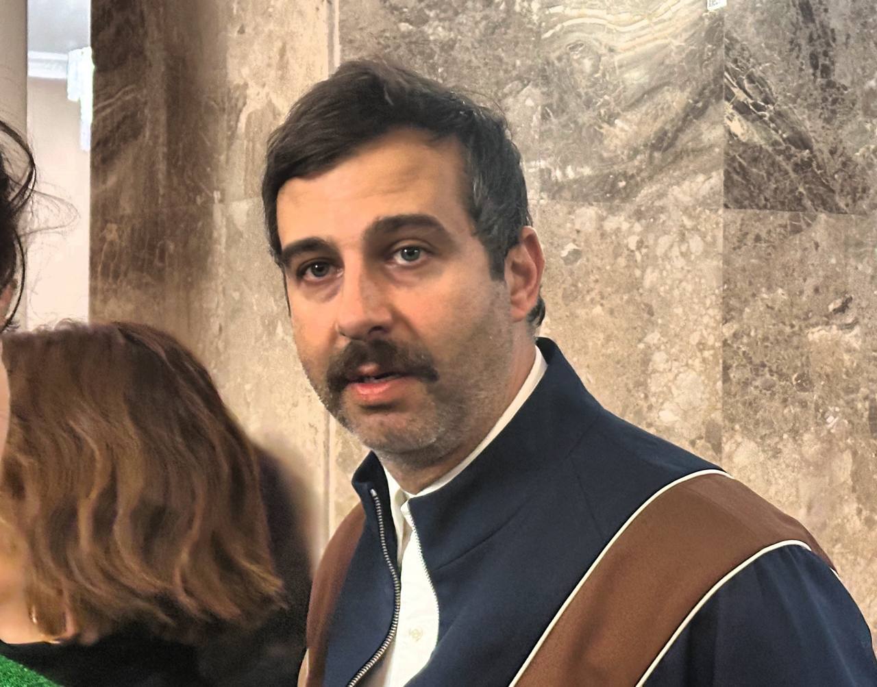 Возвращение Урганта на ТВ отложили до завершения СВО