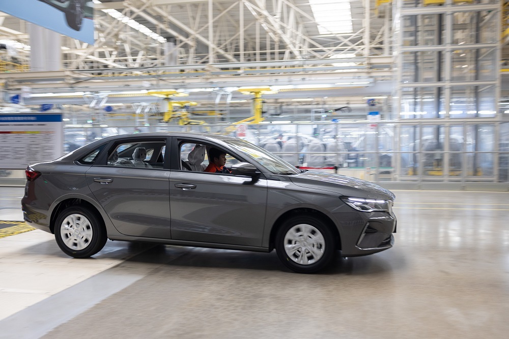 Компания Geely отозвала в РФ более 17 тысяч автомобилей из-за топливного бака