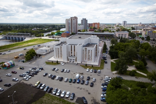 Развел руками и уехал: Курганские школьники живут без интернета, а Глазов - без прав