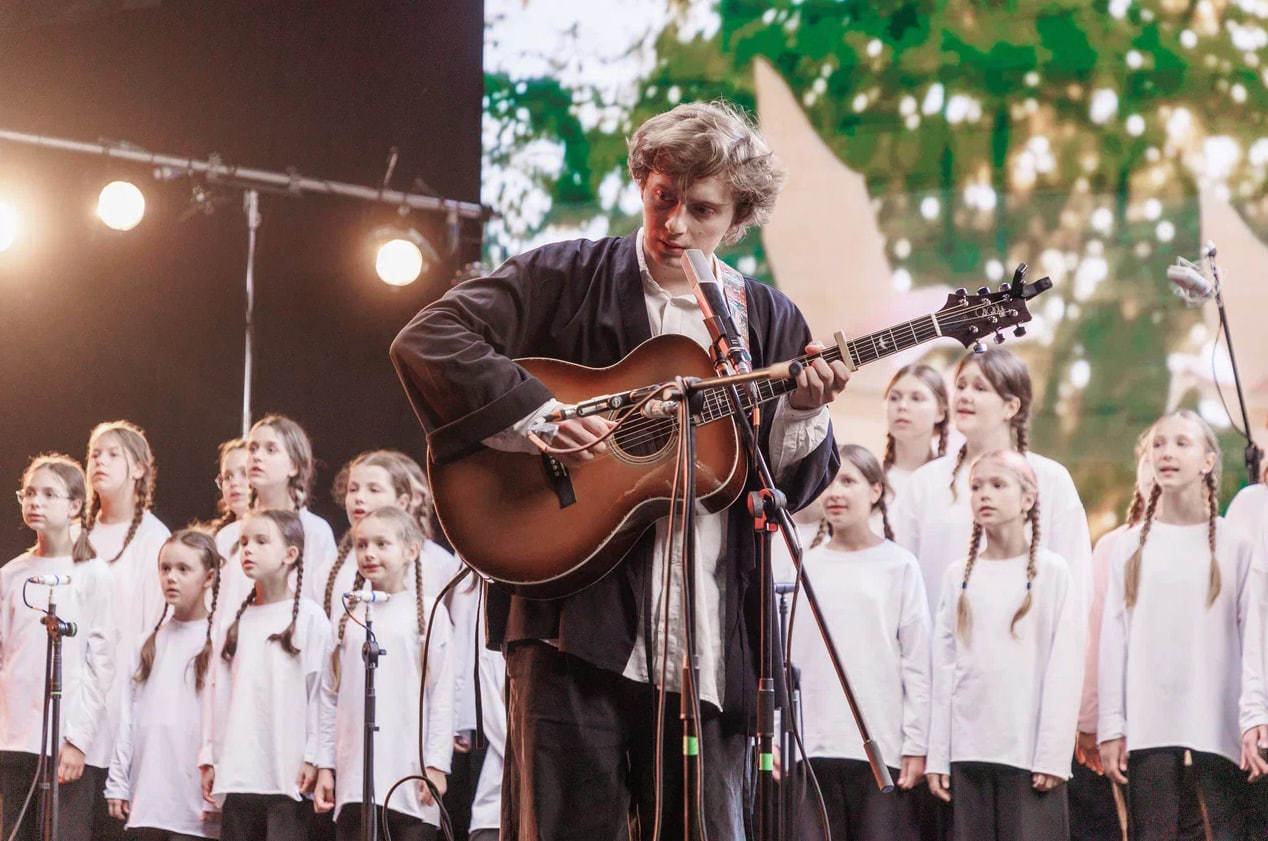 Искренний андеграунд: Новый альбом Бонда с кнопкой стал эхом Аквариума