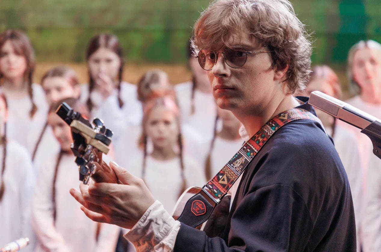 Группа Бонд с кнопкой нацелилась на стадионный концерт в 2026 году