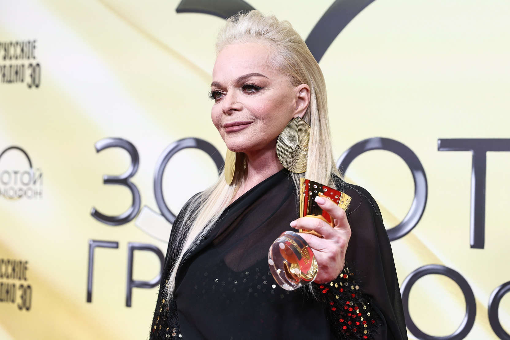 СМИ: Дочь Ларисы Долиной задолжала налоговой 47 тысяч рублей