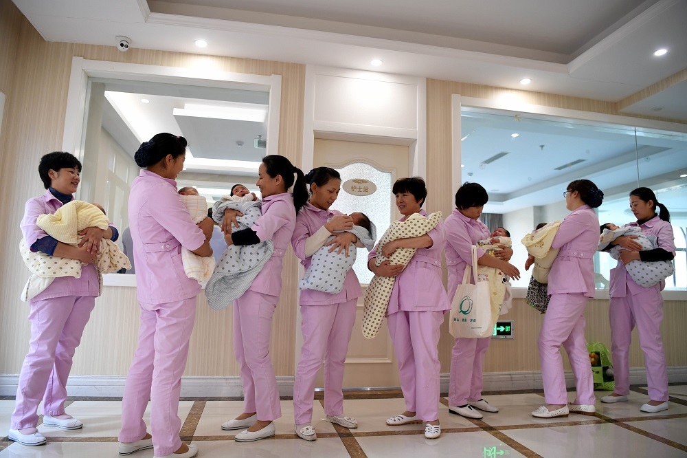 В Китае для повышения рождаемости презервативы обложили налогом