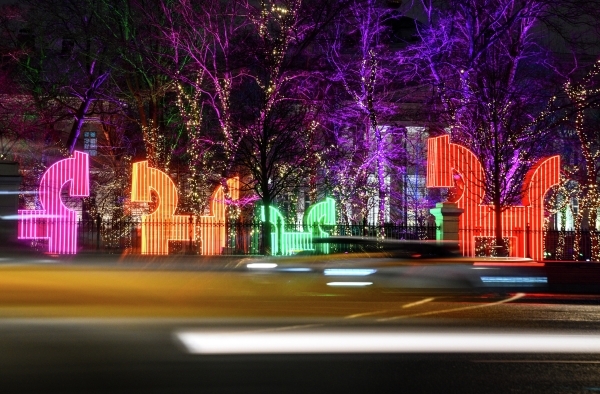 Красные лошадки: Когда наступит ажиотаж с новогодними подарками