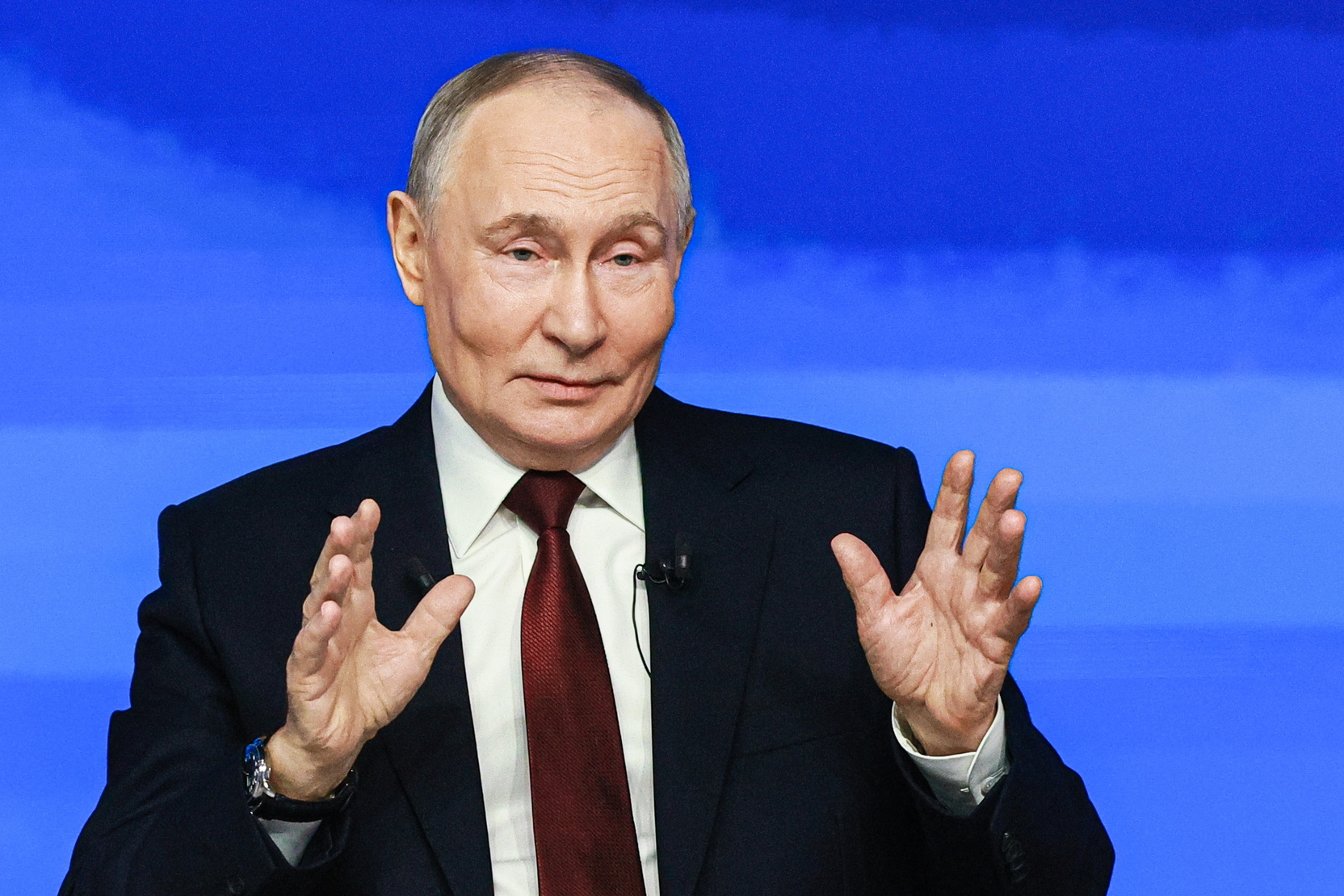 Путин провел в Москве встречу с секретарем Совбеза Ирана