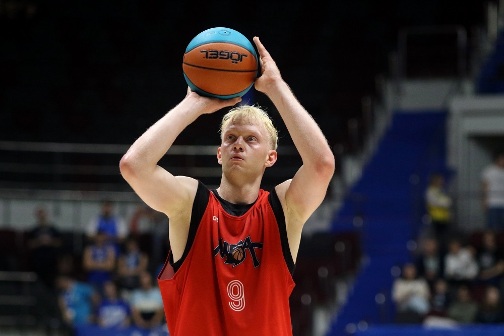 ФСБ: Баскетболиста Касаткина обменяли на осужденного в РФ француза Винатье