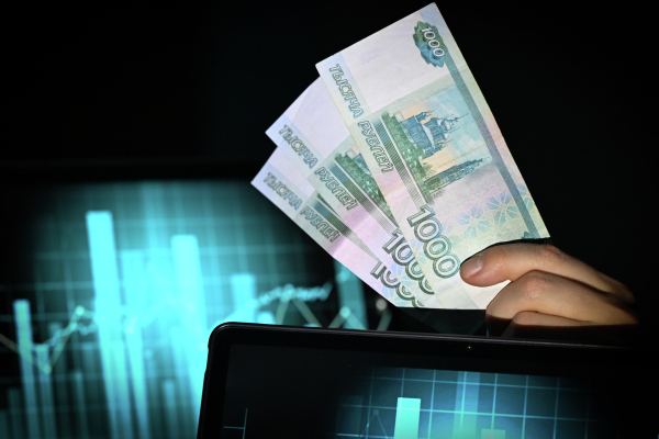 Проблема на копейку: Запрет сувенирных денег стал поворотом не туда