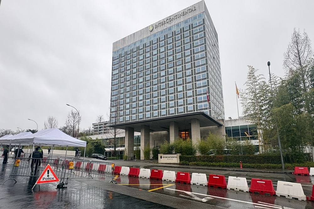 СМИ: Киев обеспокоен возвращением Мединского в состав российской делегации