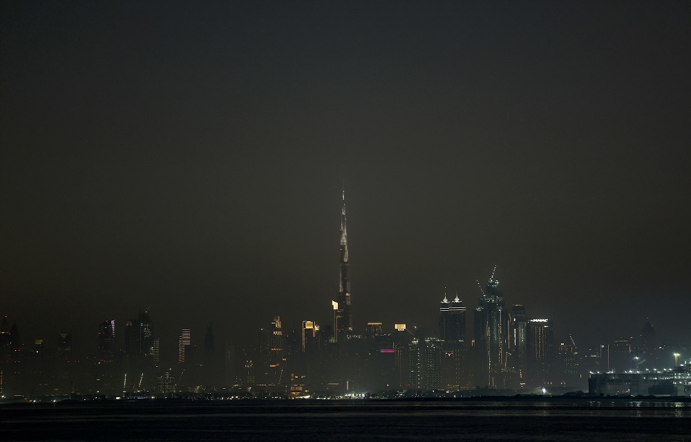 Аэропорт Дубая вновь приостановил работу