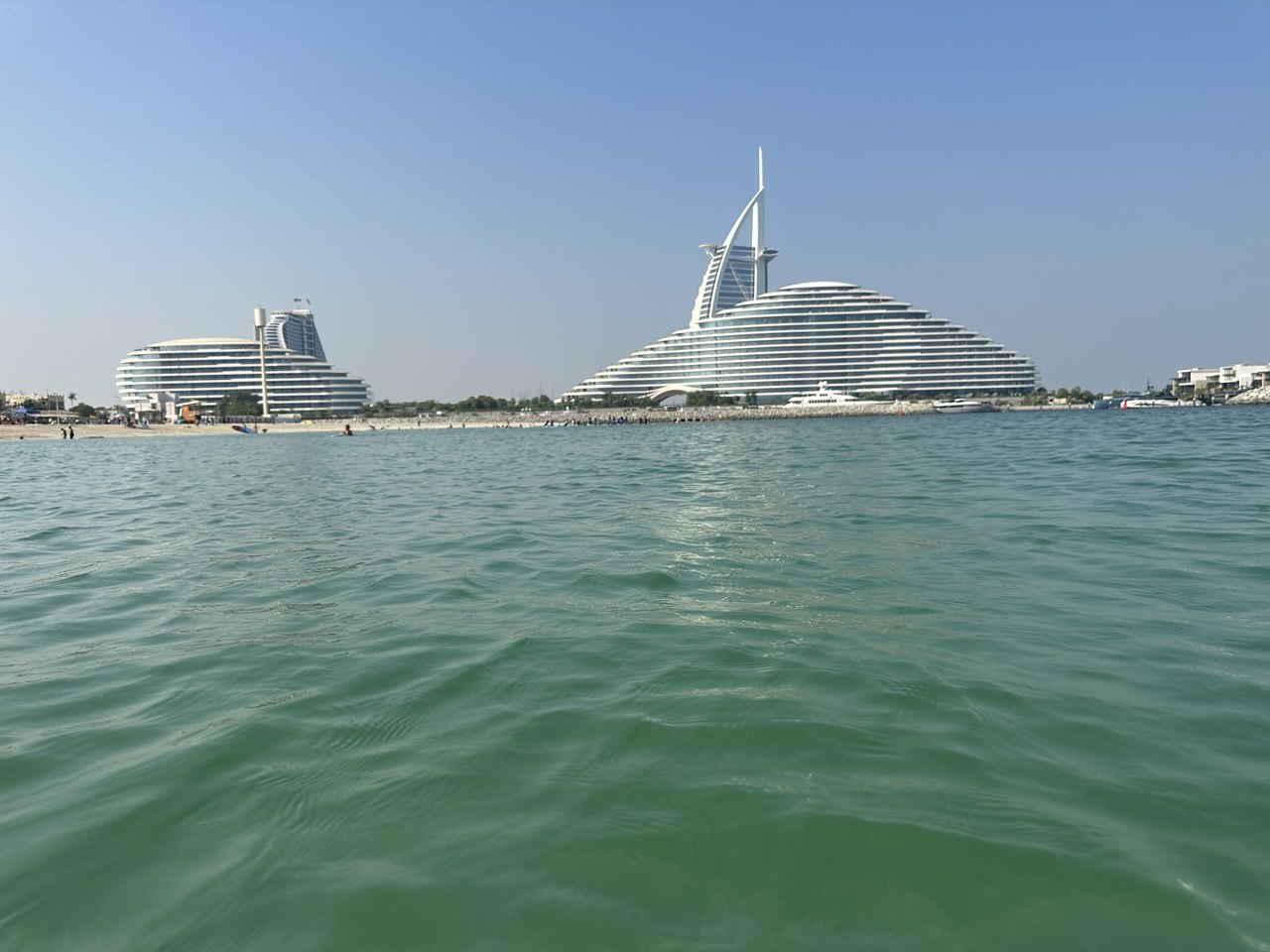 Каждый за себя!: Кому выгодна война Ирана с брошенными Трампом соседями