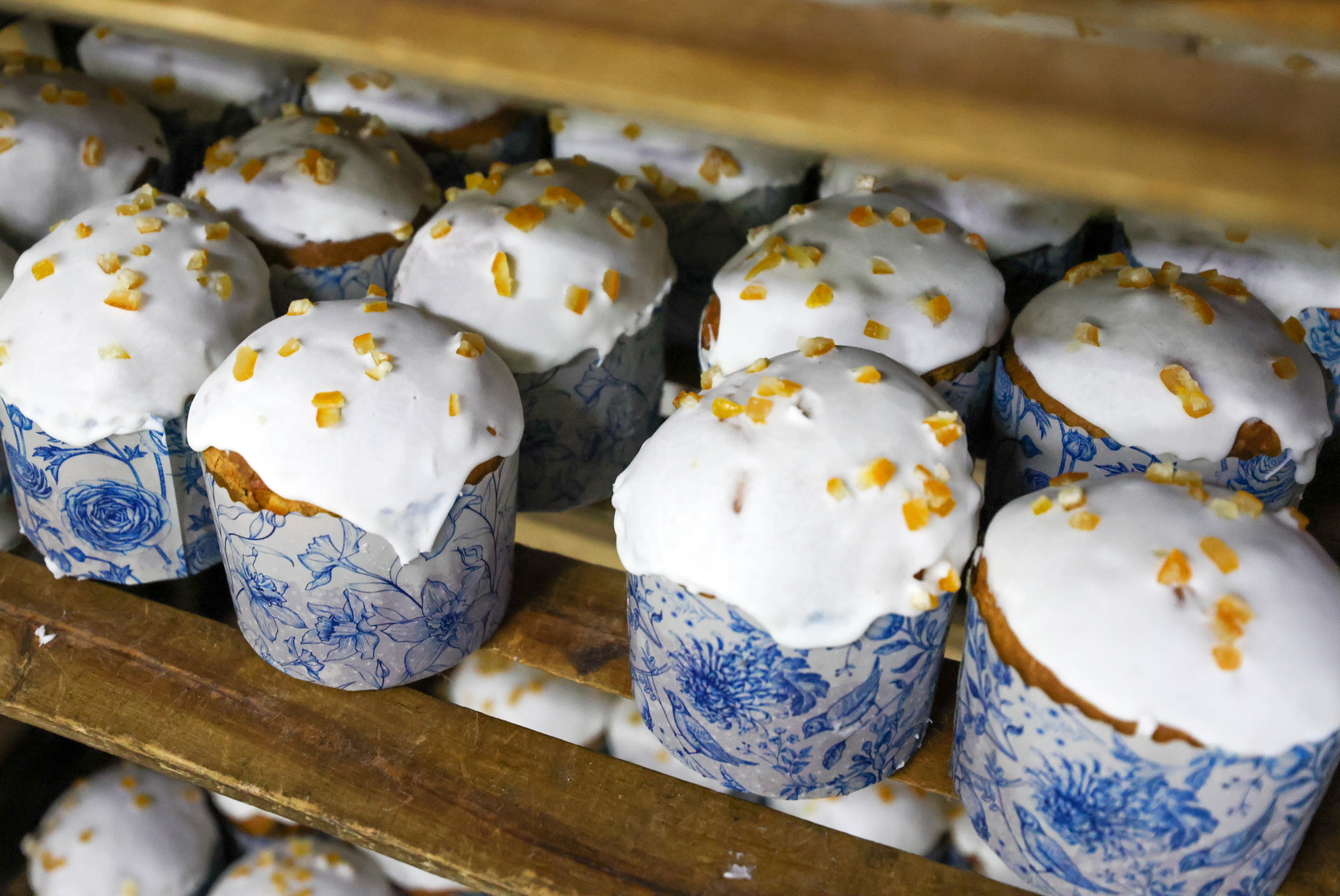 Пётр Толстой и волонтёры Москвы отправили бойцам пасхальные угощения