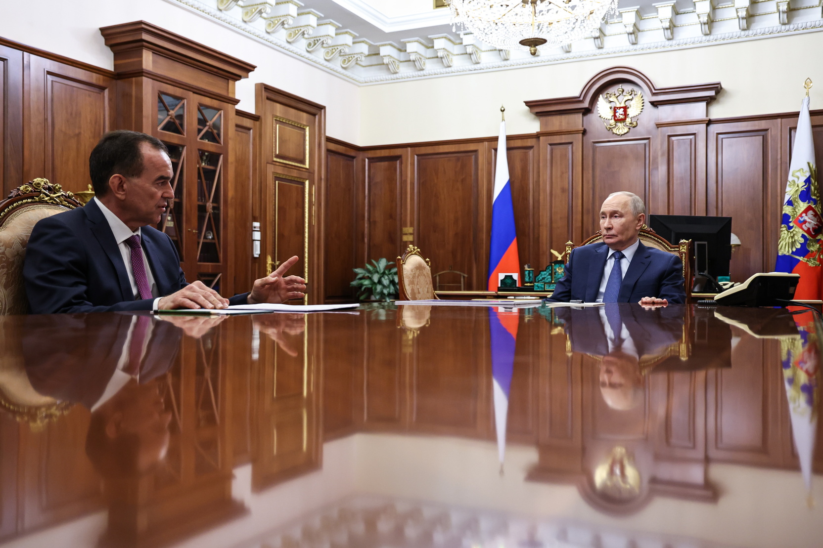 Губернатор Кубани пообещал Путину открыть все замазученные пляжи