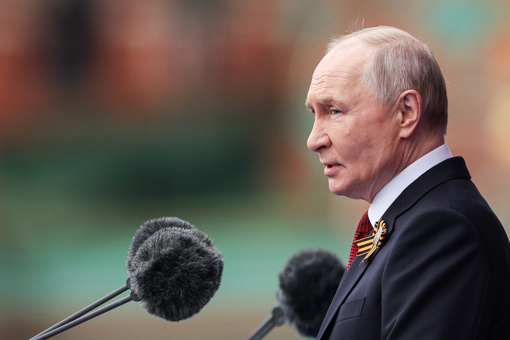 Путин объяснил, почему не было техники на параде Победы