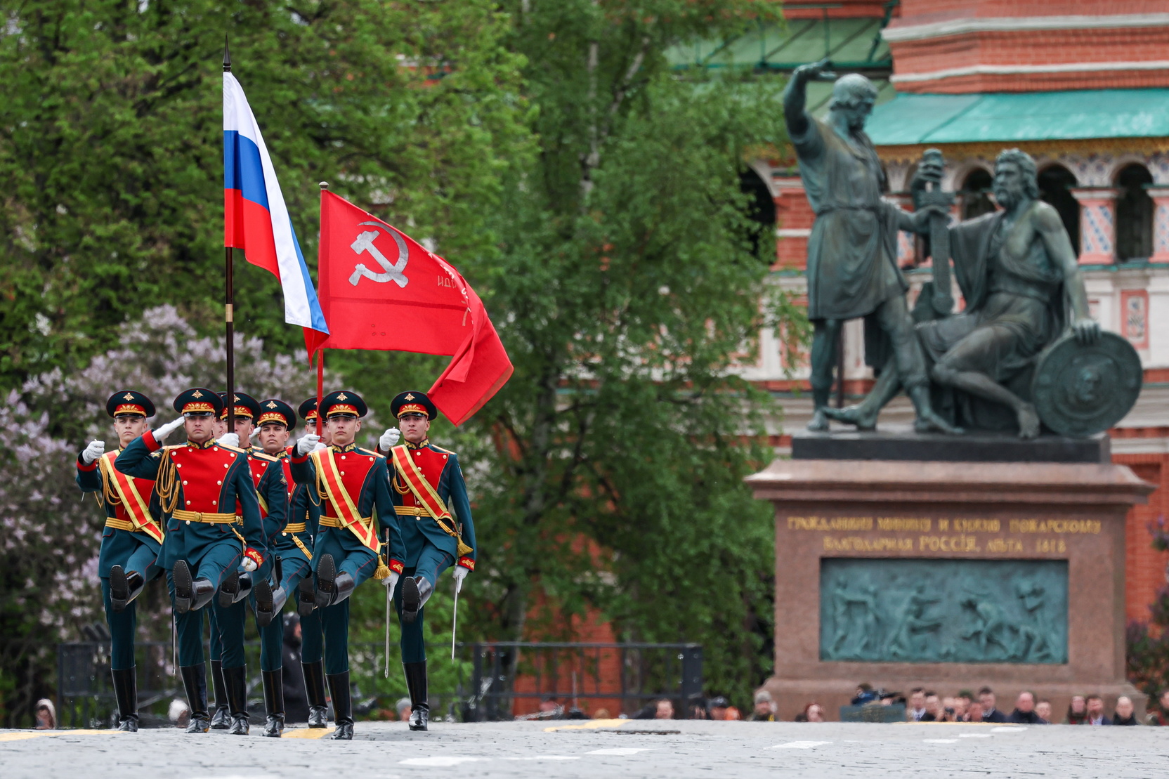 Новейший зенитно-ракетный комплекс С-500 Прометей показали на параде в Москве