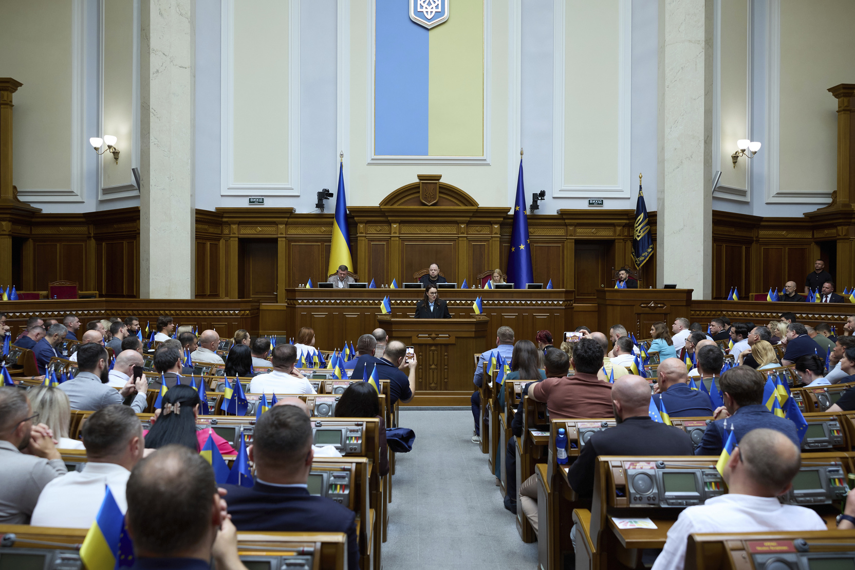 Политолог связал отставку премьера Украины с подготовкой к выборам