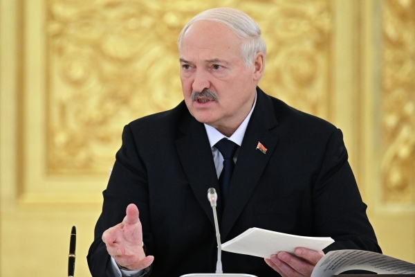 Лукашенко позвал узбеков в Белоруссию семьями