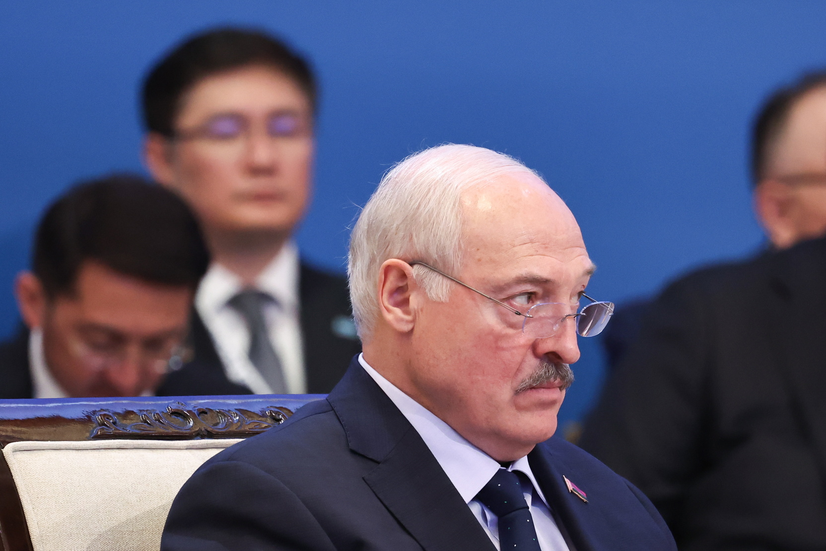 Лукашенко назвал труд залогом спокойствия Белоруссии