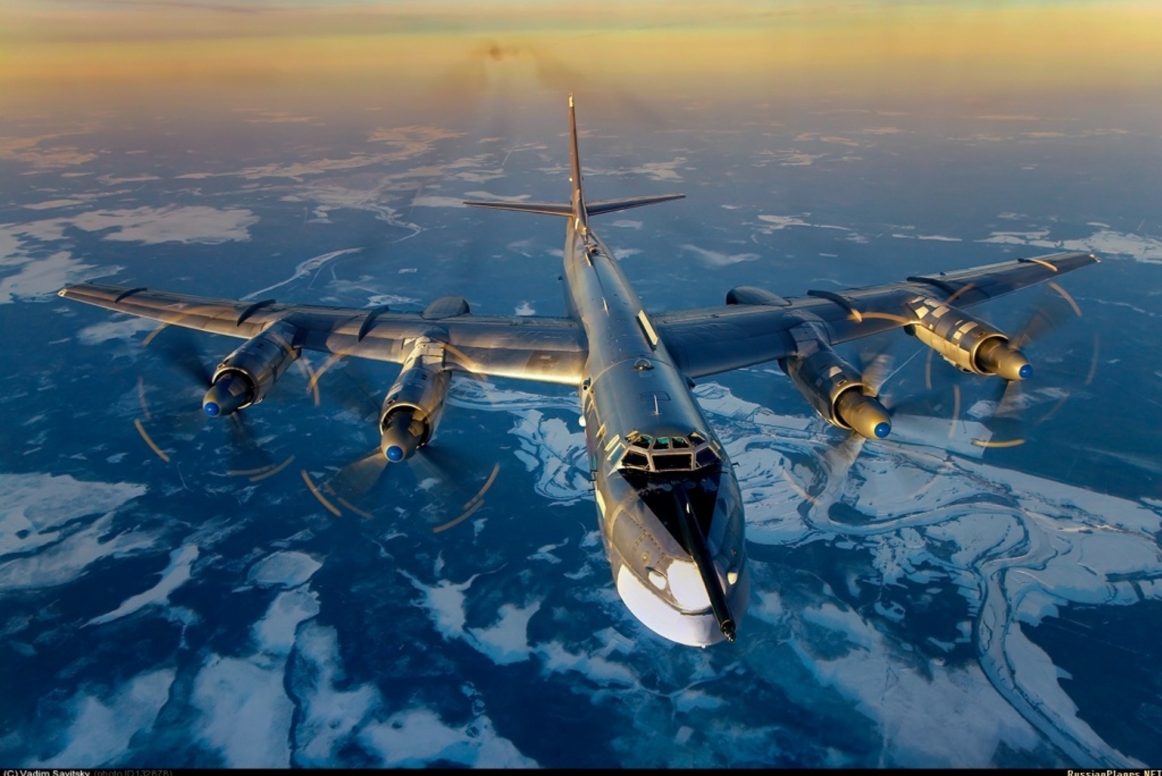 Российские военные летчики уничтожили более 400 националистов в Херсонской области