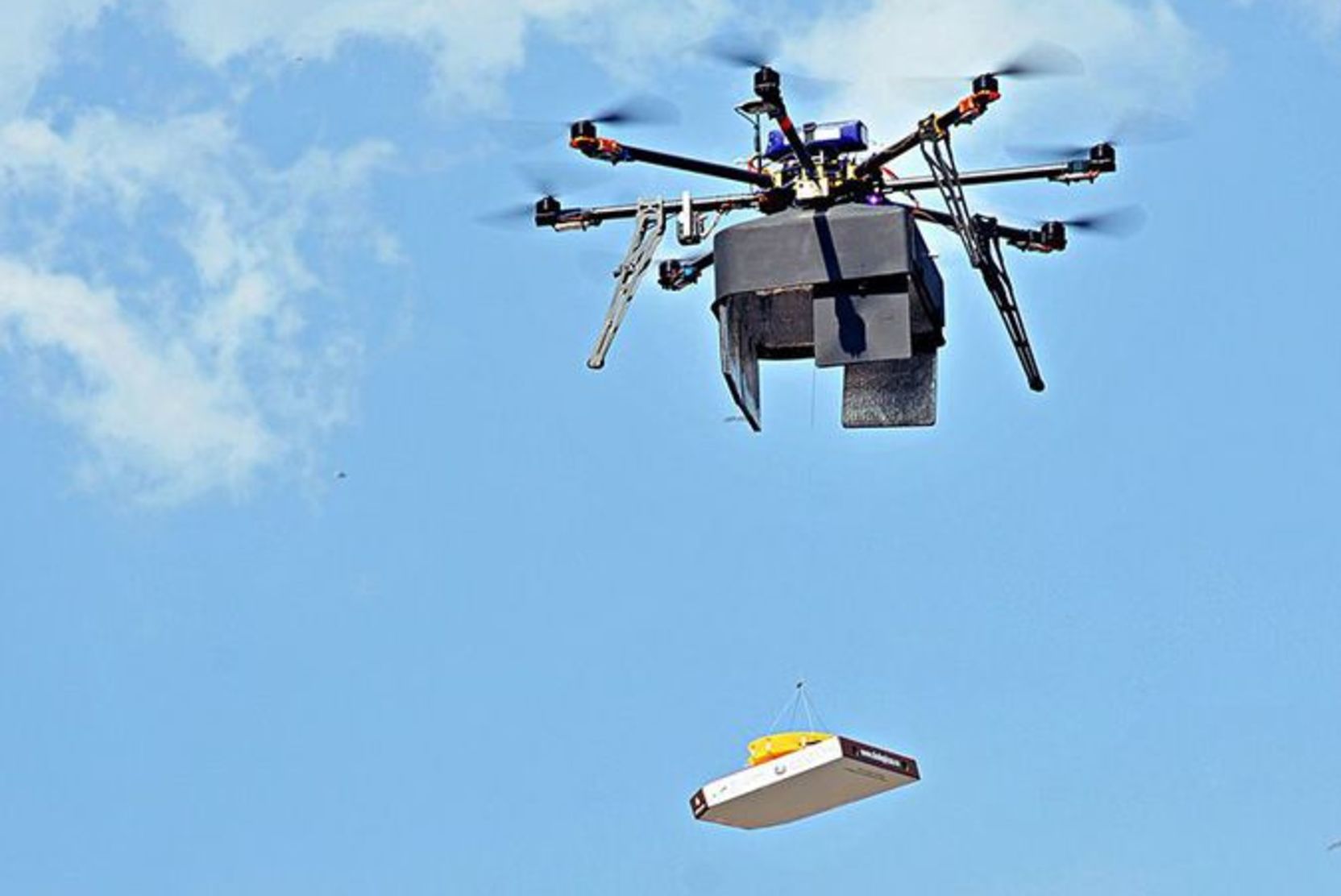 СМИ: ЧВК «Вагнер» разрабатывает «роевые дроны»