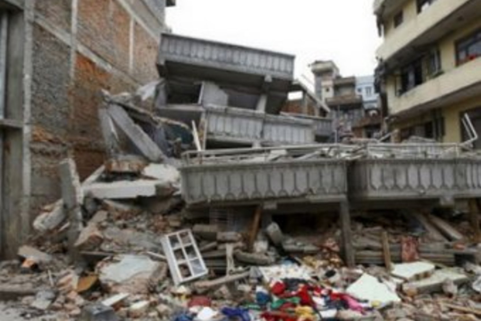 Число погибших после землетрясения в Турции выросло до 2,3 тысяч